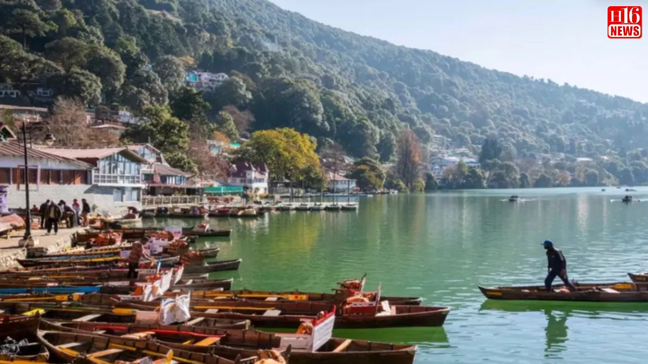 Tourist caught dumping plastic bottle in Naini Lake